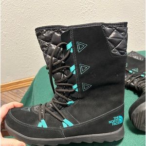 Women’s North face boots